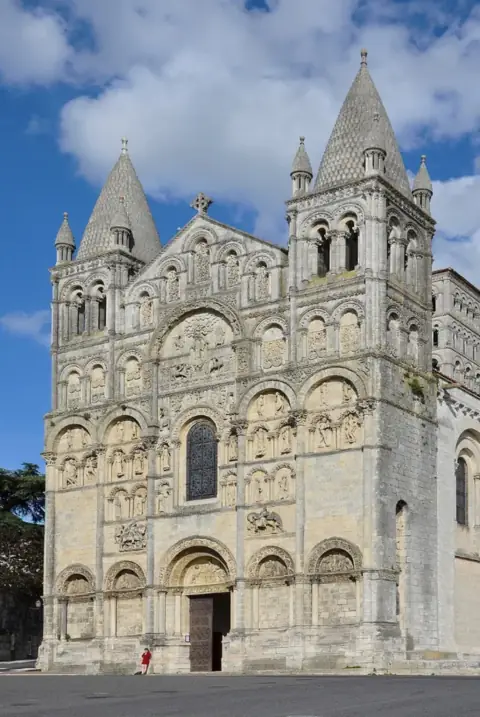 Angoulême cathédrale
