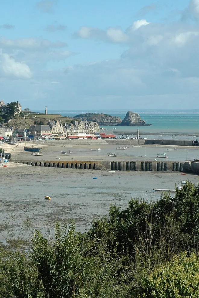Cancale port