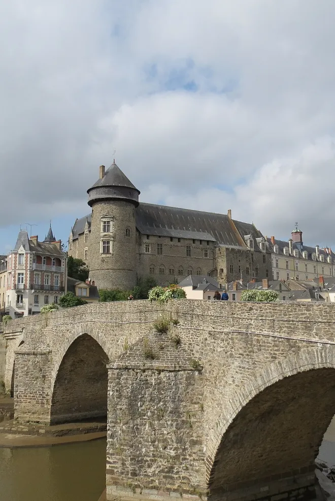 Laval château