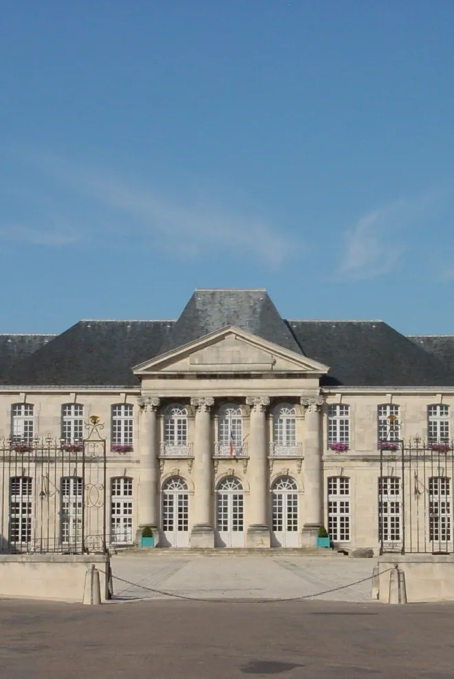 Commercy château
